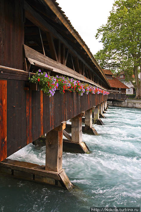 Шлюз на реке Ааре Тун, Швейцария