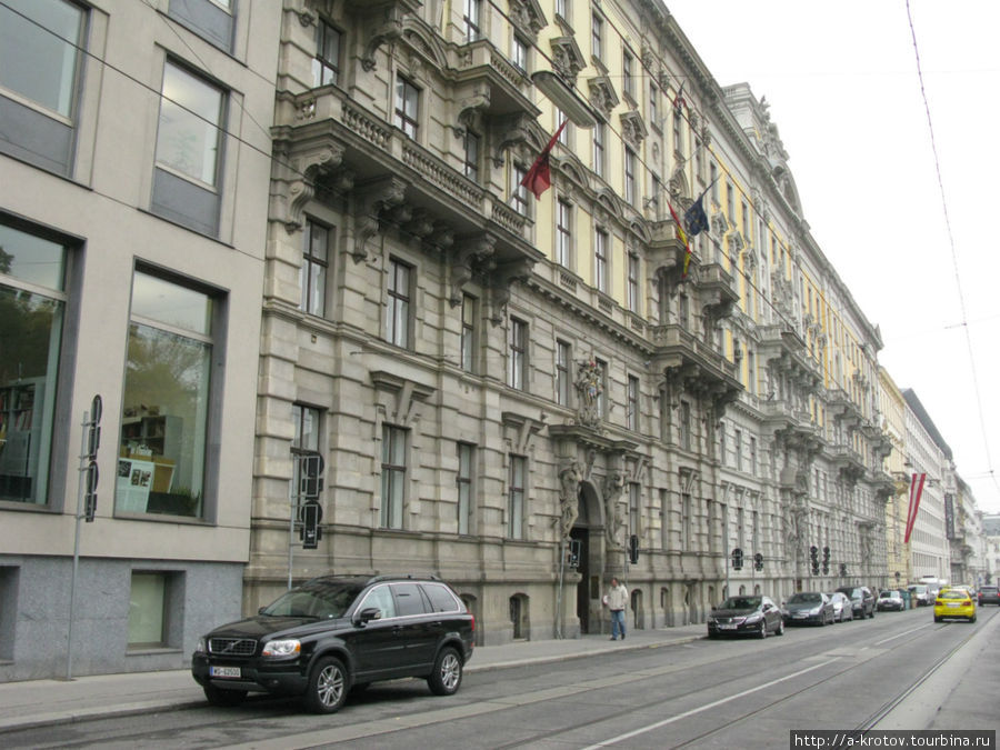 Улицы Вены застроены, в центре, вплотную Вена, Австрия