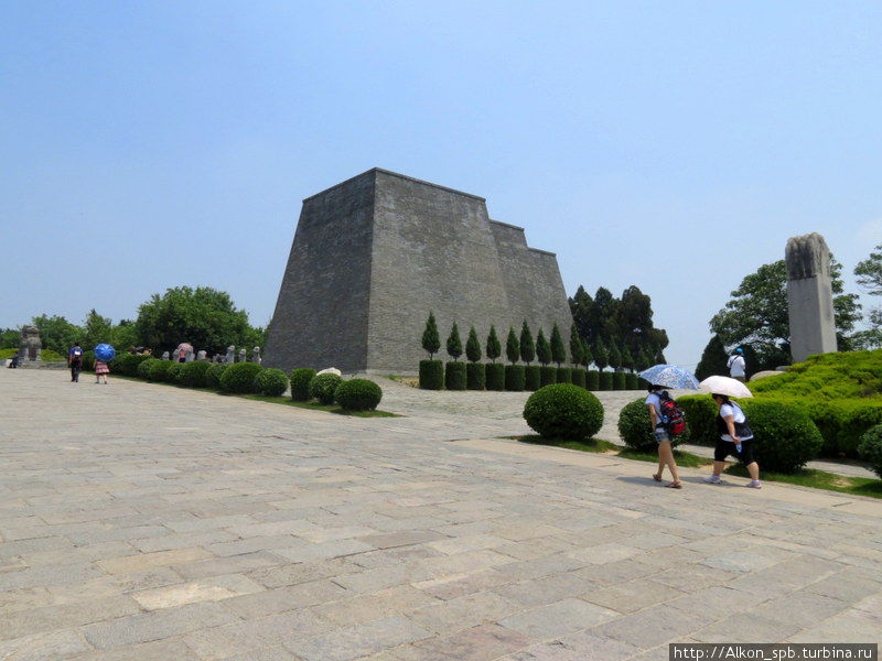 Белая пирамида — одна из главных загадок Китая! Сиань, Китай