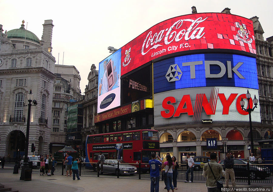 Старейшая реклама Коки. Площадь Пикадилли. Лондон, Великобритания