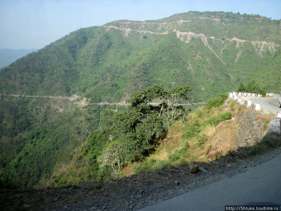 горная дорога на Бадринатх Индия