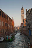 Каналы Венеции, не только в Пизе есть падающиебашни, RIO CA’DI DIO, р-н Кастелло.