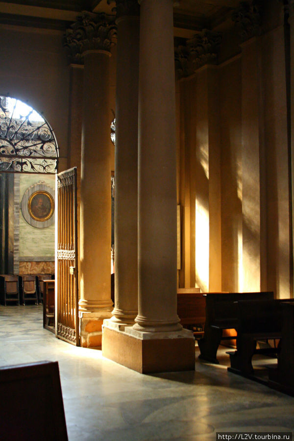 Базилика Santuario Basilica Regina Montis Regalis, Викофорте Кунео, Италия