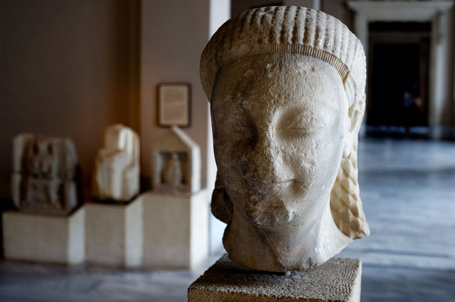 VI-VII в. до н. э. молодой юноша. Иония. VI-VII в. до н. э. молодой юноша. Иония.