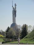 Практически отовсюду в Киеве можно увидеть монумент Родина-мать