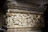 Четвертый — саркофаг Федры и Ипполита из Триполиса (Сирия; II в. н. э. 1900 лет назад)