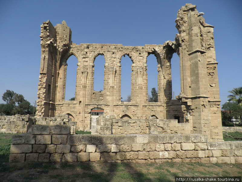 Руины римской церкви Св. Георгия