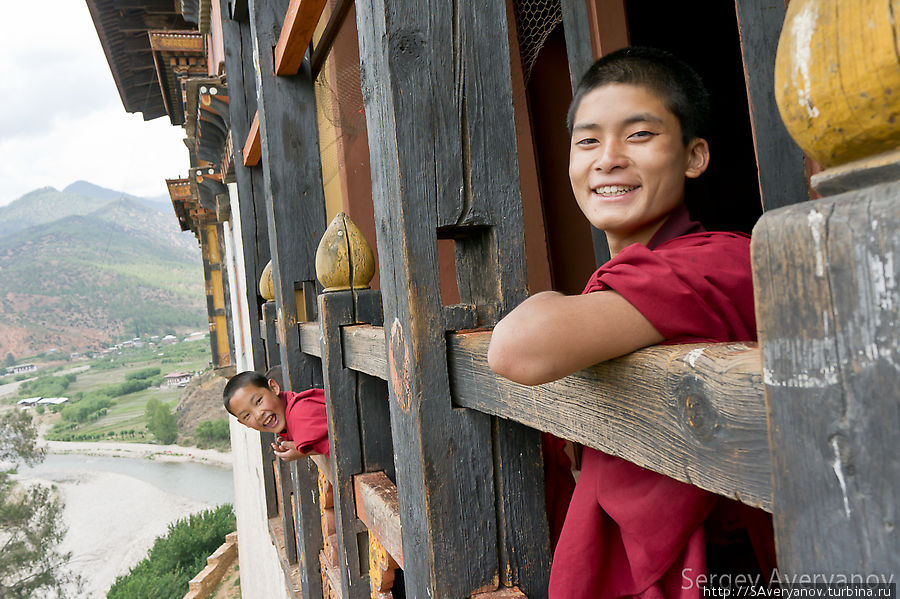Монахи Бутан