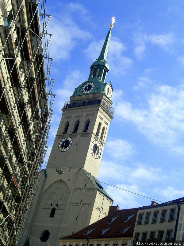 Вид на церковь Святого Петра Мюнхен, Германия