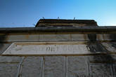 Над входом в крепость можно увидеть высеченную в камне надпись «THURMFORT GORAZDA» — «башня-крепость Горажда». В старо-славянском языке есть слово «горазд», что означает «ловкий, умелый».