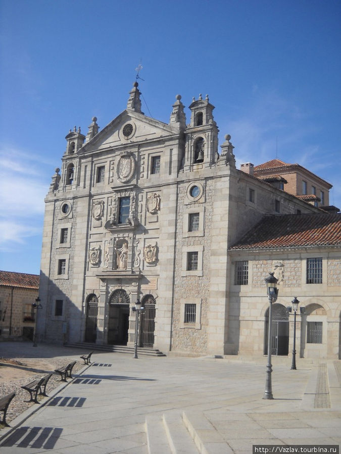 Фасад церкви Авила, Испания