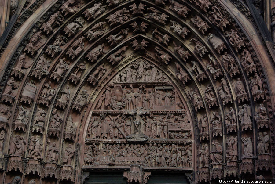 Страсбургский собор Notre-Dame, осень, снова цветут каштаны Страсбург, Франция