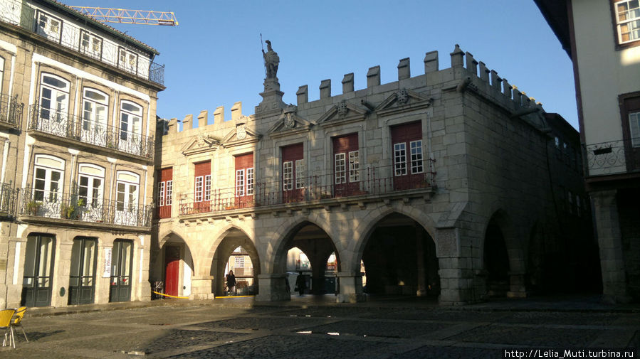 Praca oliveira (Оливковая площадь) Гимарайнш, Португалия