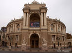 Вот так выглядит Одесский театр оперы и балета.