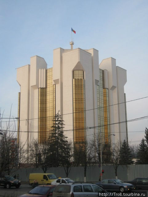 Местный дом правительства. Кишинёв, Молдова