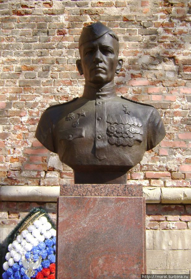 В 2000 году на могиле М. А. Егорова был установлен бронзовый бюст (автор А.Г.Сергеев) Смоленск, Россия
