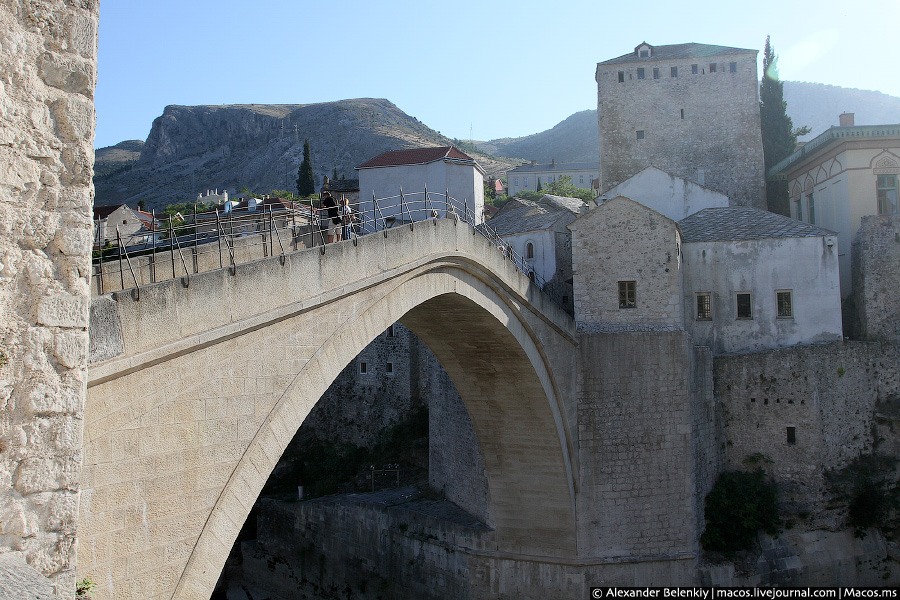 Знаменитый мост. Кстати, само название Мостар переводится как страж моста. Мостар, Босния и Герцеговина