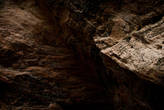 Пещера Гутманя в Сигулде самая большая.
Из ее основания вытекает наружу источник чистейшей целебной родниковой воды.
Окутанная историей и легендами, Сигулда обладает особой романтичностью и давно стала излюбленным местом прогулок влюбленных