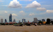 Река Чаопрайя — главная водная артерия Бангкока и здесь тоже нужно соблюдать ПДД!!! В противном случае можно создать пробку:)