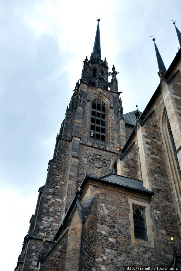 Одна из башен собора св. Петра и Павла Брно, Чехия