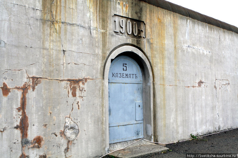 Крепость на берегу Амурского залива Владивосток, Россия Крепость на берегу Амурского залива Владивосток, Россия