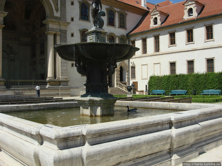 Фонтан с утками Прага, Чехия