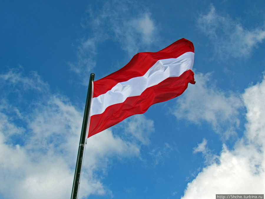 Флаг, как я обещал, совсем рядом Зальцбург, Австрия