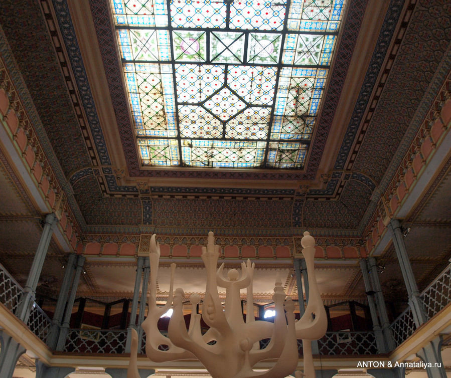 Дизайн музея внутри. Дизайн музея внутри.