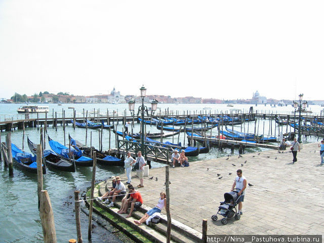 Вдали за лодочной стоянкой
В остатках сна рождалась явь.
Б.Пастернак Вдали за лодочной стоянкой
В остатках сна рождалась явь.
Б.Пастернак