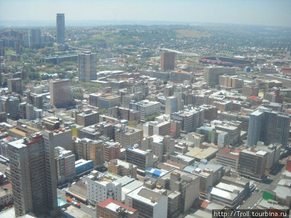Больше всего мне Йоханнесбург с высоты напомнил сперва SimCity Йоханнесбург, ЮАР