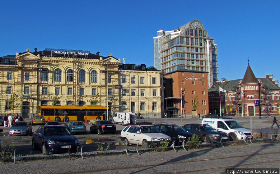 Вид на отель непосредственно от вокзала Мальмё, Швеция