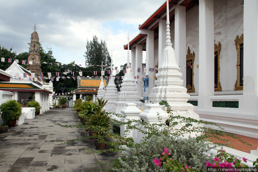 Королевский Ват Ратчанатдарам Бангкок, Таиланд