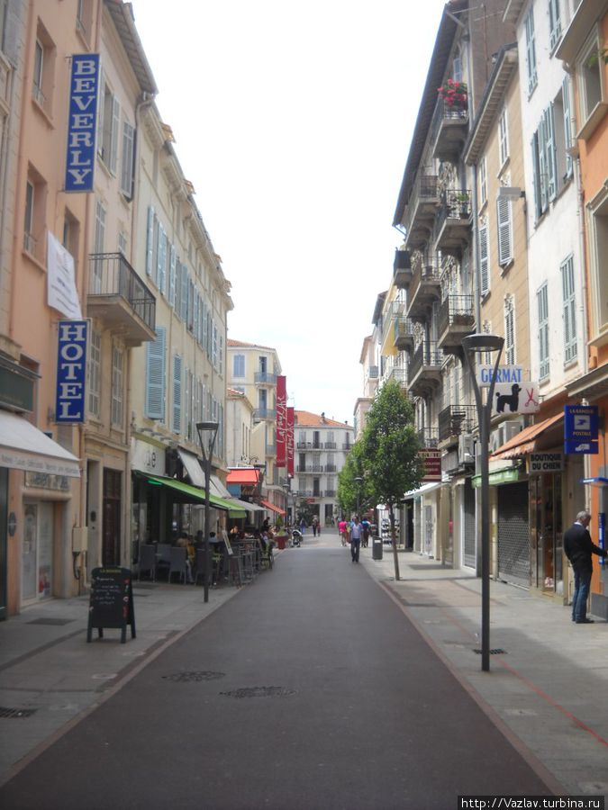 Улица Канны, Франция