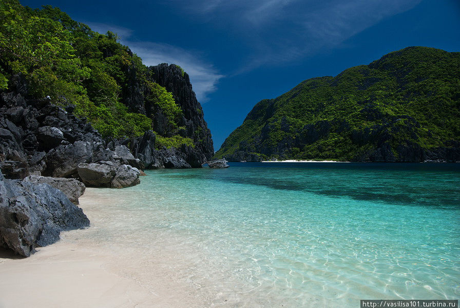 Пляж, где у нас был ланч на туре С Эль-Нидо, остров Палаван, Филиппины