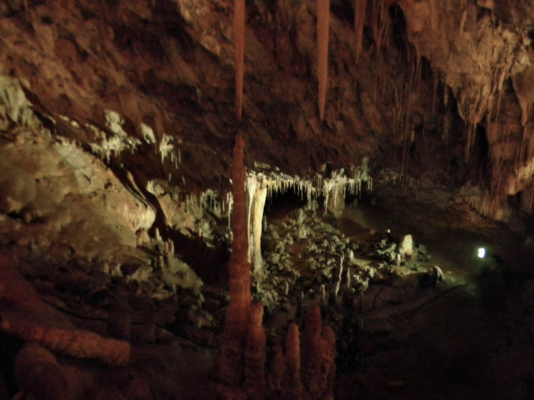 В пещере очень удачная по