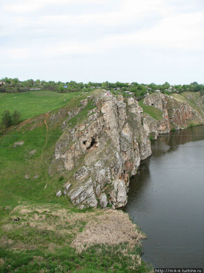 Скала Три пещеры Каменск-Уральский, Россия