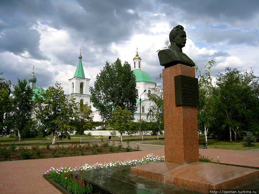 Памятник М.А. Шолохову Вёшенская, Россия