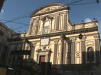 Церковь Сан Паоло Маджоре,построенная на развалинах античного храма Диоскурам,две коринфские колонны которого можно  видеть в фасаде сегодняшней церкви.