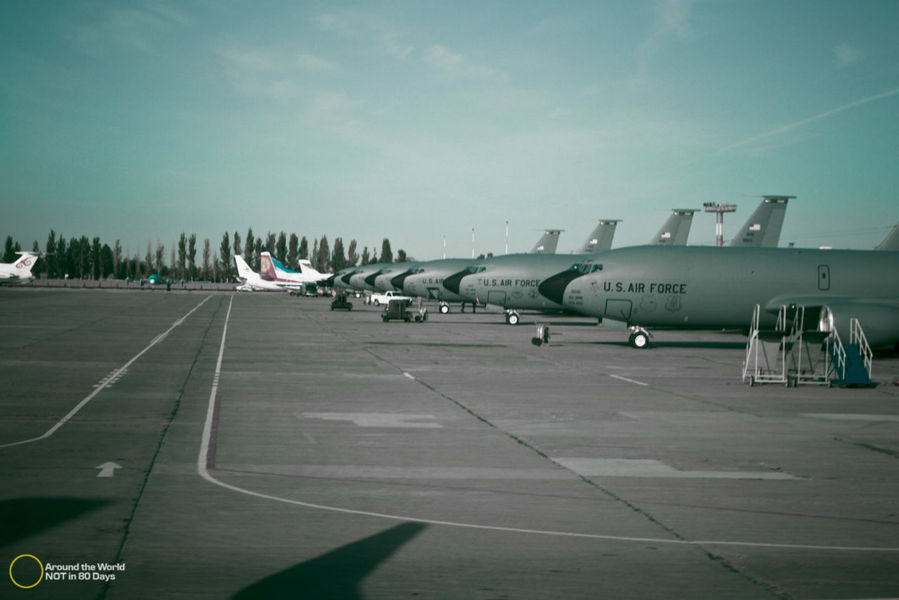 Транспортные самолеты военной авиации США. Бишкек, Киргизия