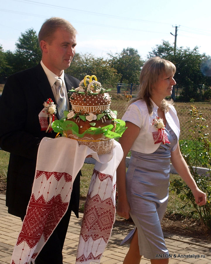 Староста с женой и с караваем. Новоукраинка, Украина