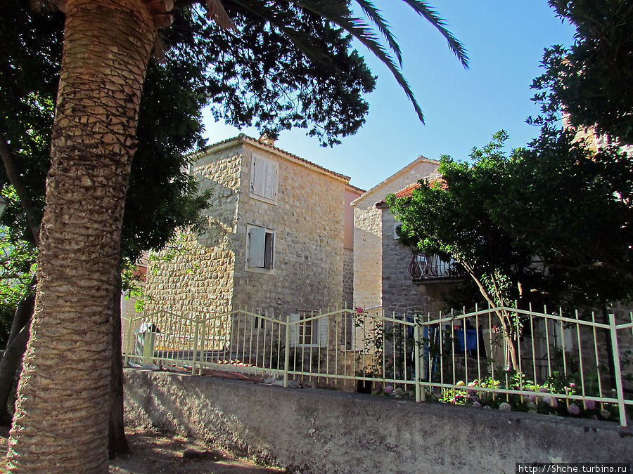 Лабиринт узких улочек Старой Будвы Будва, Черногория Лабиринт узких улочек Старой Будвы Будва, Черногория