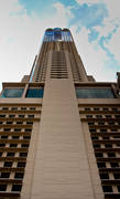 Самое высокое здание в Бангкоке — Байок скай отель — 88 этажей! Туристам предлагают подняться на 86 отобедать в ресторане, а затем спустить на на 77 этаж полюбоваться видами Бангкока со смотровой площадки. Либо наоборот, сначала зрелищ, а потом хлеба!:)  (мы выбрали первый вариант:).