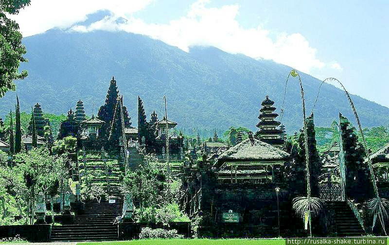 Главный храм Бесаких, Индонезия