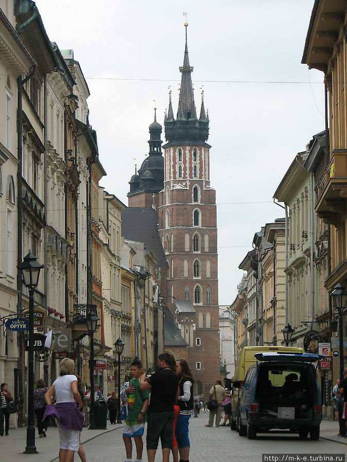 Вид на Флорианскую улицу и Марьяцикий костел Краков, Польша