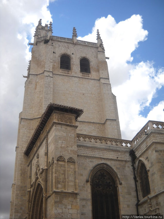 Колокольня собора Паленсия, Испания