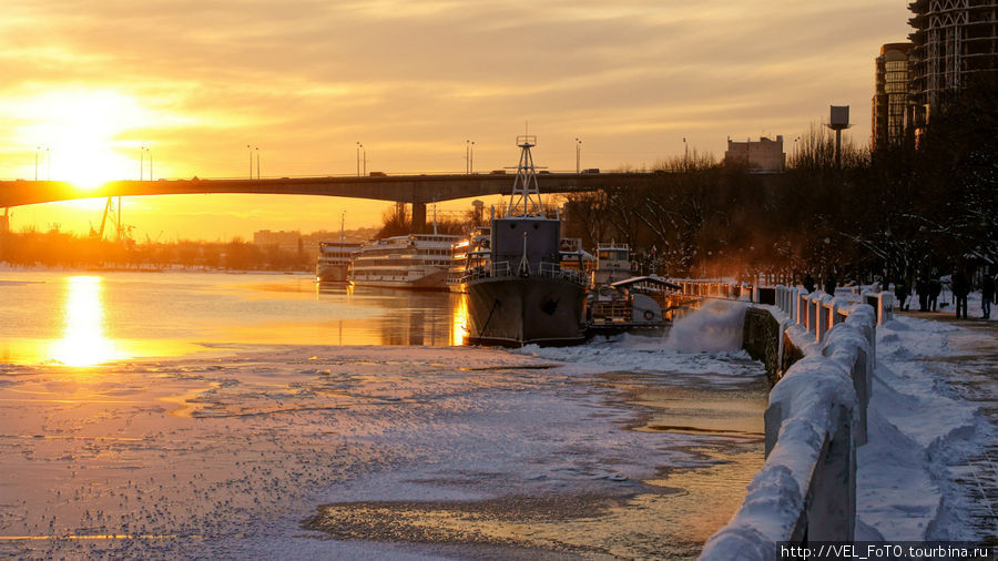 Зимний закат на набережной Дона Ростов-на-Дону, Россия