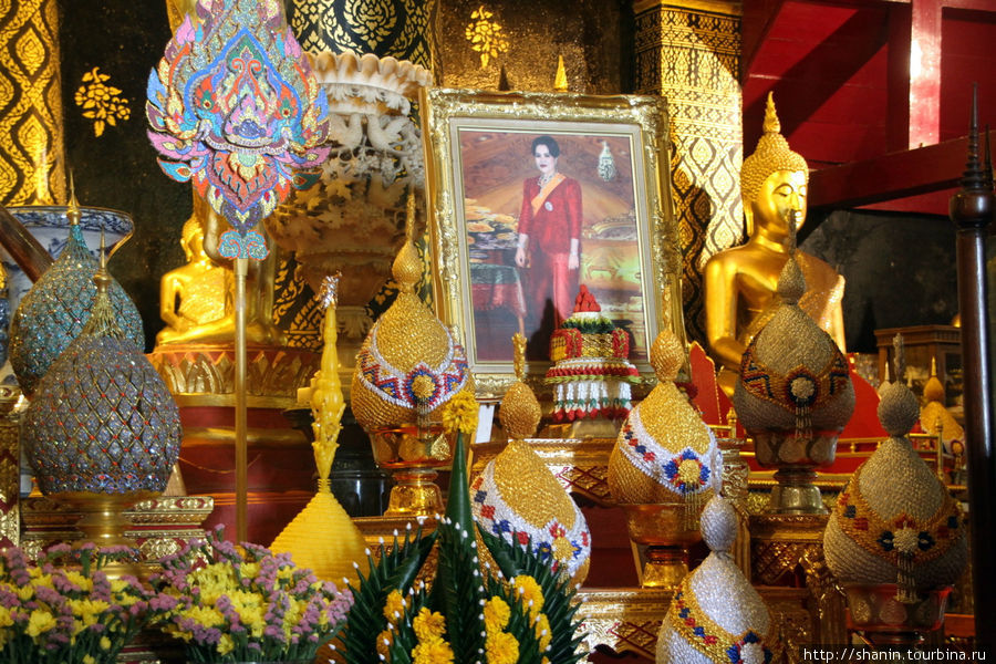 Ват Пхра Си Раттана Воравихарн Пхитсанулок, Таиланд