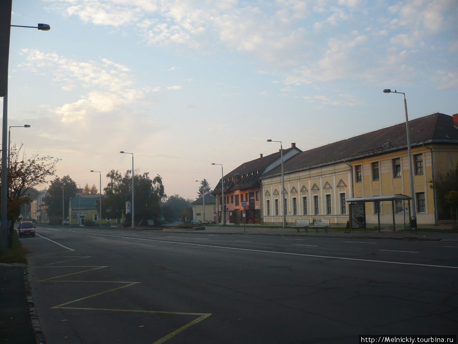 Утренняя прогулка по маленькому городку Ньиредьхаза, Венгрия