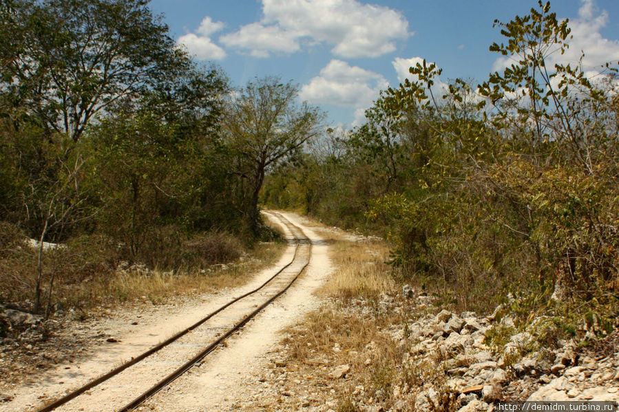 Три сенота и узкоколейная дорога Кузама, Мексика