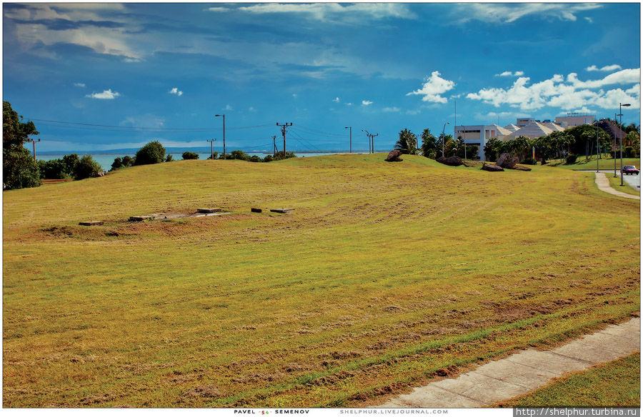 Выстреженные поля после разрушенной страны и голодающих людей смотрятся совсем уж дико. Выстреженные поля после разрушенной страны и голодающих людей смотрятся совсем уж дико.